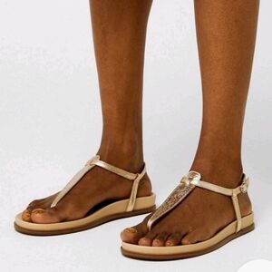 Sam Edelman Naomi Gold Leather Thong Sandals Size 5